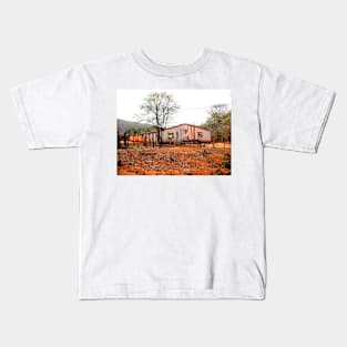 An eternal loneliness Kids T-Shirt